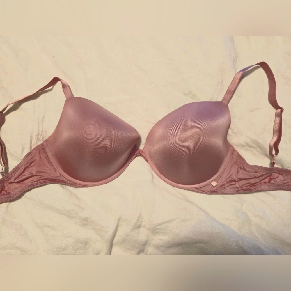 Victoria's Secret Push Up Perfect Shape Smooth - Size 38DDD